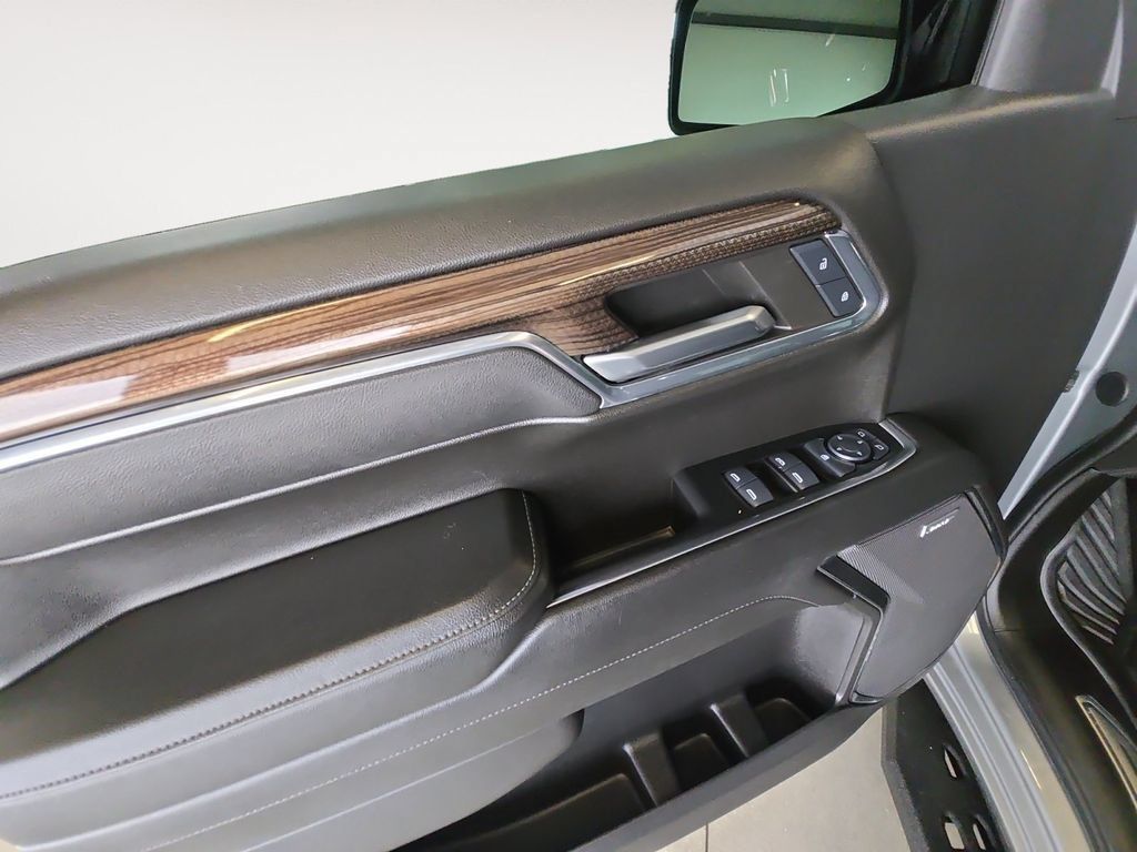 Used 2024 Chevrolet Silverado 1500 LT Trail Boss w/ LT Trail Boss Premium Package AWD/4WD image 10