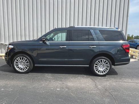 Used 2023 Ford Expedition Limited AWD/4WD image 6