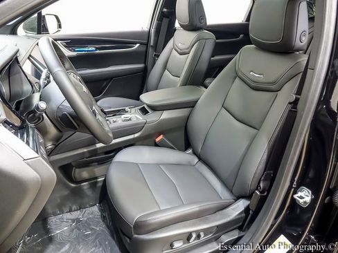 New 2025 Cadillac XT5 Premium Luxury w/ LPO, Floor Liner Package image 8