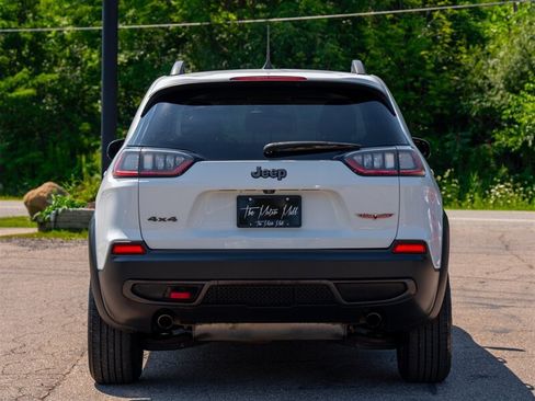 Used 2019 Jeep Cherokee Trailhawk AWD/4WD image 6