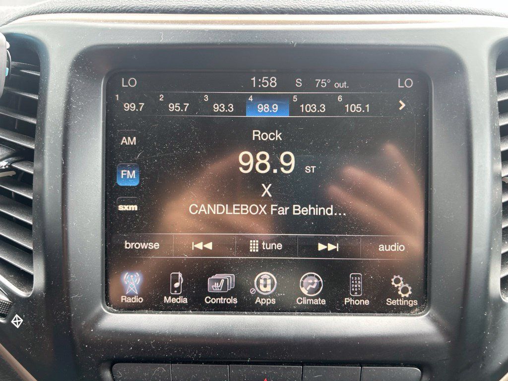 Used 2014 Jeep Cherokee Latitude w/ Comfort/Convenience Group AWD/4WD image 27