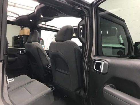 New 2025 Jeep Gladiator Willys image 33