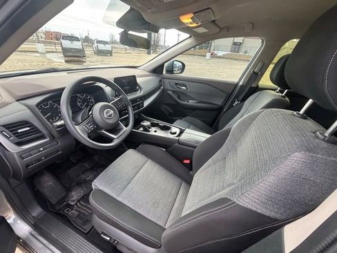 Used 2023 Nissan Rogue SV image 7