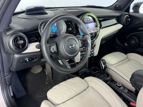 Used 2023 MINI Cooper S image 4