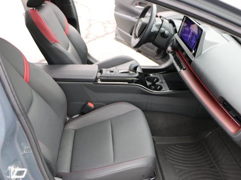 Used 2024 Toyota Prius Prime FWD image 28