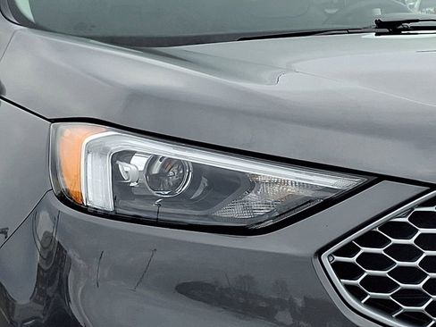 Certified 2023 Ford Edge SEL image 9