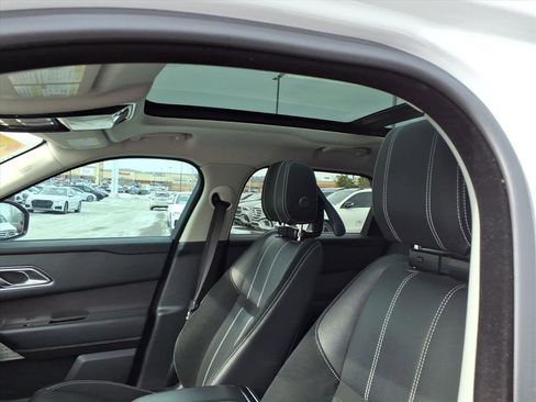 Used 2018 Land Rover Range Rover Velar S image 11