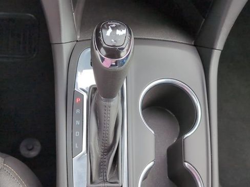 Used 2021 Chevrolet Equinox LT image 20