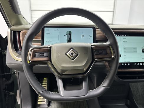 Used 2024 Rivian R1S Adventure AWD/4WD image 28
