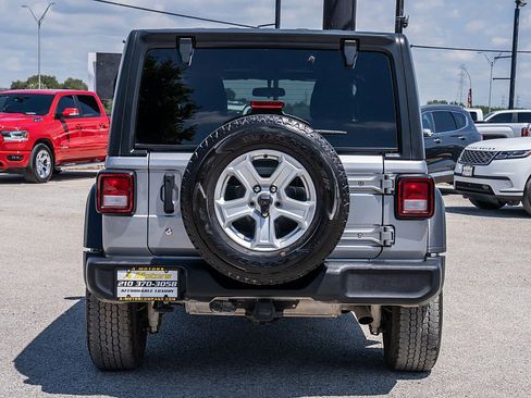 Used 2018 Jeep Wrangler Unlimited Sport S AWD/4WD image 6