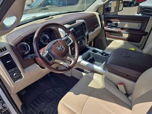Used 2018 RAM 3500 Laramie AWD/4WD image 9