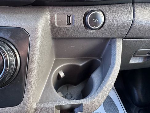 Used 2022 Ford E-Transit 148 High Roof Extended image 23