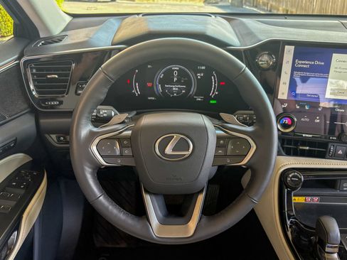 Used 2025 Lexus NX 350h AWD w/ Accessory Package (2T) image 34