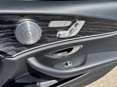 Used 2017 Mercedes-Benz E 300 4MATIC image 9