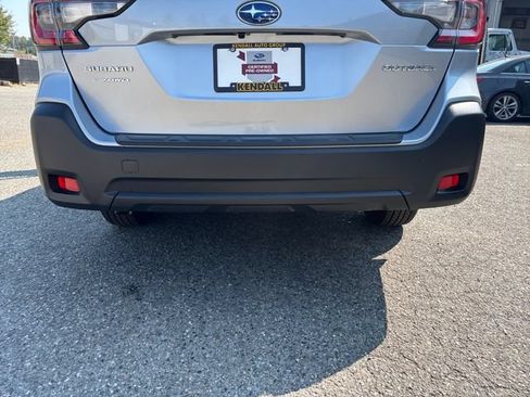 Used 2025 Subaru Outback Premium AWD/4WD image 30