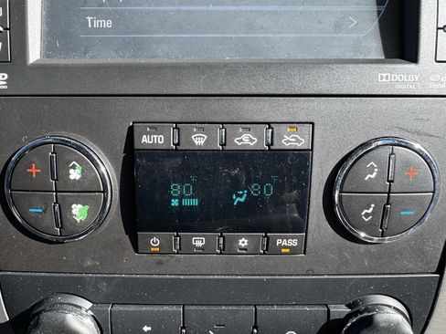 Used 2012 Chevrolet Avalanche LT image 13