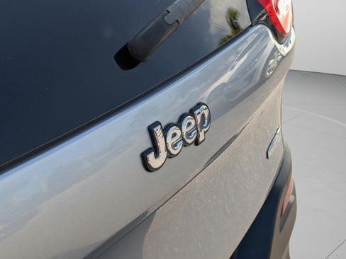 Used 2014 Jeep Cherokee Latitude image 31