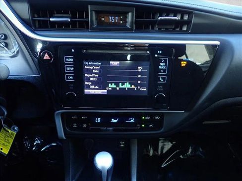 Used 2019 Toyota Corolla LE image 13