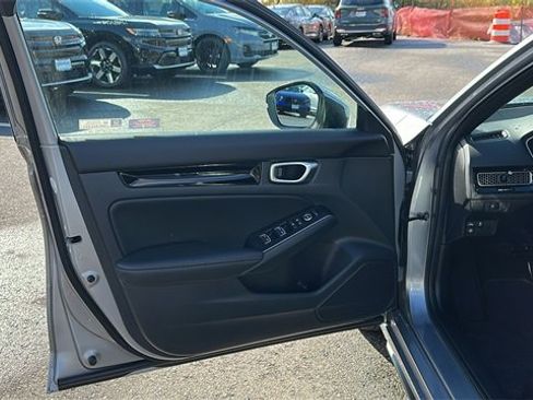 Used 2023 Honda Civic Sport Touring image 9