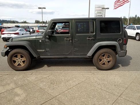 Used 2011 Jeep Wrangler Unlimited Rubicon w/ Connectivity Group image 5