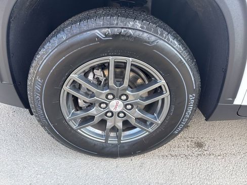 Certified 2025 GMC Acadia Elevation image 9