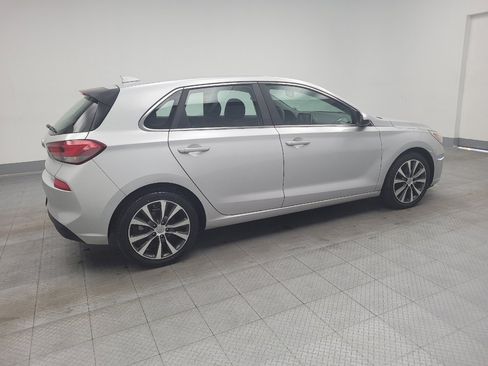 Used 2019 Hyundai Elantra GT image 10