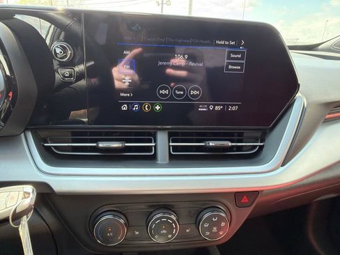 Used 2025 Chevrolet Trax RS w/ Driver Confidence Package FWD image 23