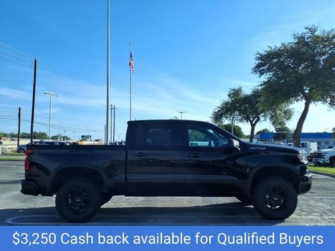 New 2026 Chevrolet Silverado 1500 ZR2 AWD/4WD image 2