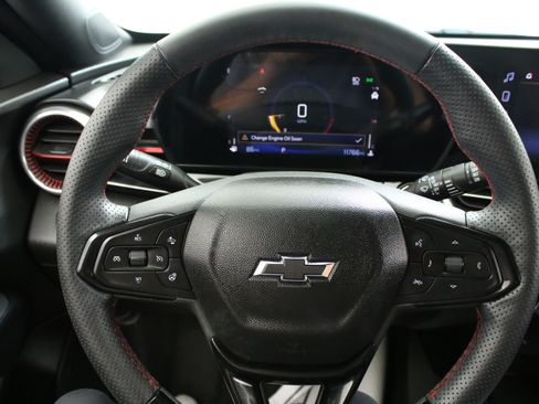 Used 2025 Chevrolet Trax RS w/ Driver Confidence Package FWD image 13