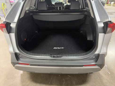 Used 2020 Toyota RAV4 Limited w/ Carpet Mat Package AWD/4WD image 30