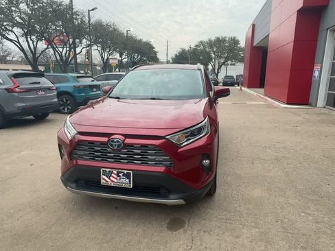 Used 2019 Toyota RAV4 Limited w/ Limited Grade Weather Package AWD/4WD image 3