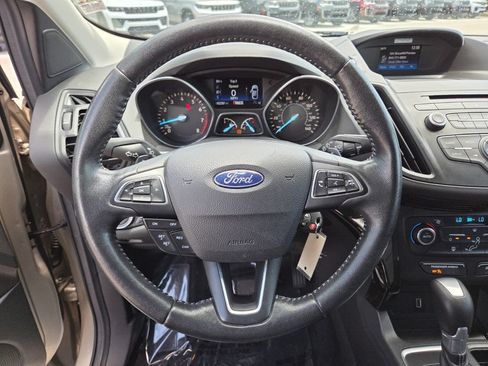 Used 2017 Ford Escape SE w/ SE Sport Appearance Package AWD/4WD image 32