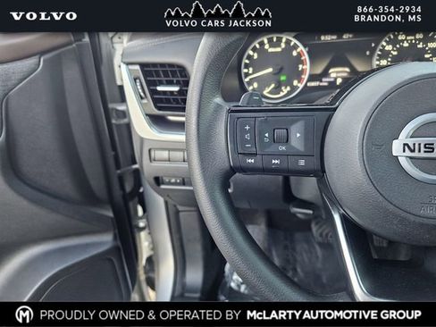 Used 2021 Nissan Rogue SV image 23