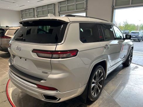 Used 2022 Jeep Grand Cherokee L Overland w/ Luxury Tech Group IV AWD/4WD image 7