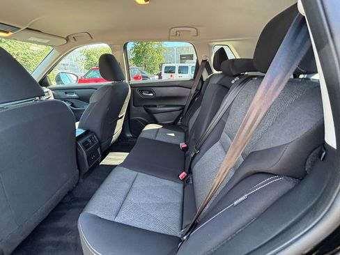 Used 2025 Nissan Rogue SV FWD image 28