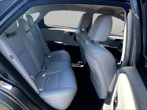 Used 2017 Toyota Avalon XLE w/ All Weather Liner Package FWD image 19