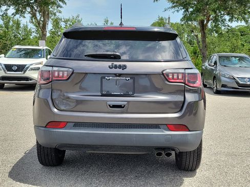 Used 2018 Jeep Compass Latitude FWD image 6