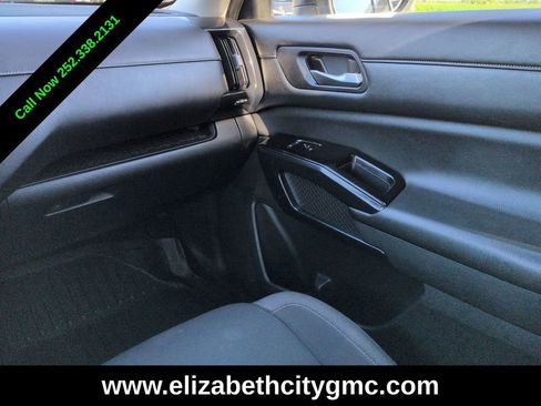 Used 2022 Nissan Pathfinder SV AWD/4WD image 18
