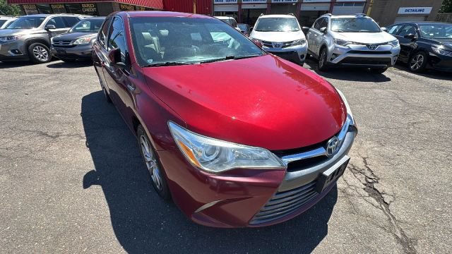Used 2017 Toyota Camry XLE FWD image 3