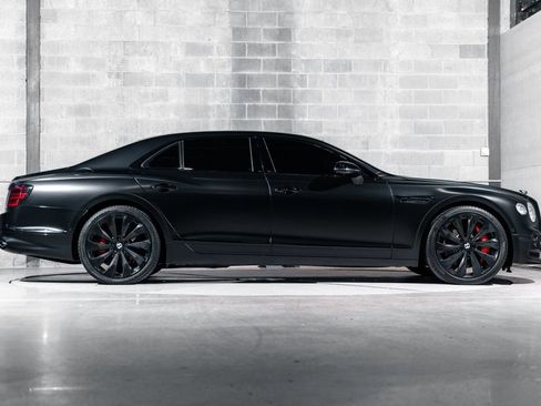 Used 2022 Bentley Flying Spur Plug-In Hybrid image 2
