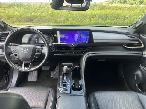 Used 2024 Toyota Crown AWD/4WD image 21