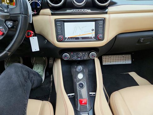 Used 2017 Ferrari California T RWD image 20
