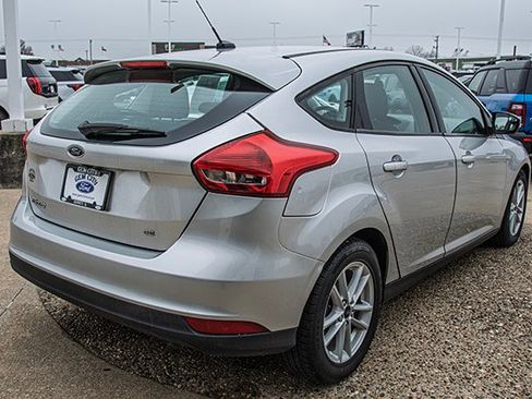 Used 2017 Ford Focus SE image 4