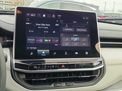 Used 2023 Jeep Compass Limited image 27