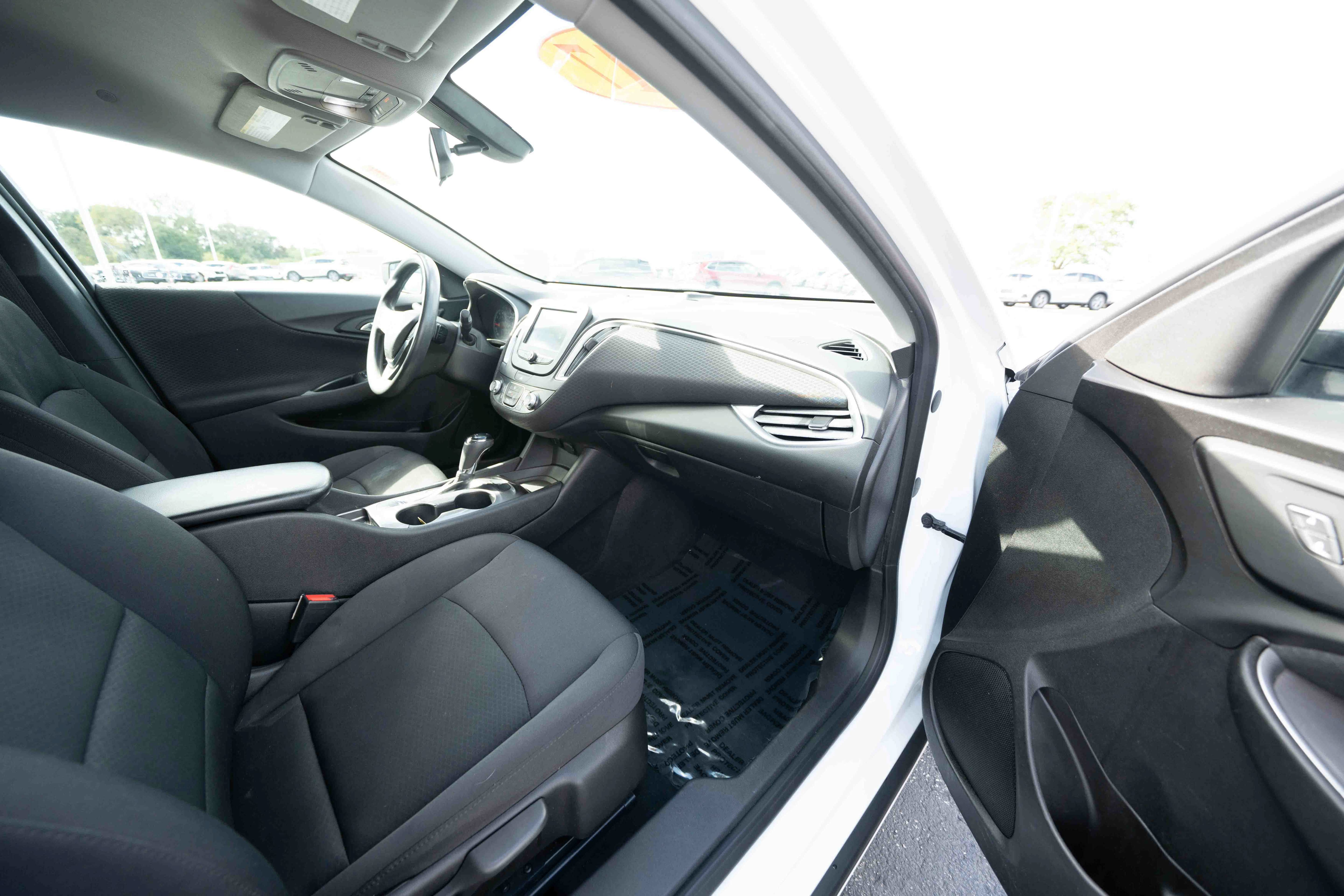 Used 2017 Chevrolet Malibu LS FWD image 25