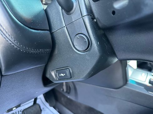 Used 2018 Ford Explorer Platinum image 42