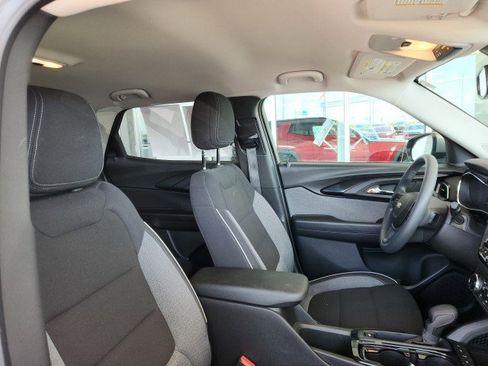 Used 2023 Chevrolet TrailBlazer LT w/ Convenience Package image 14