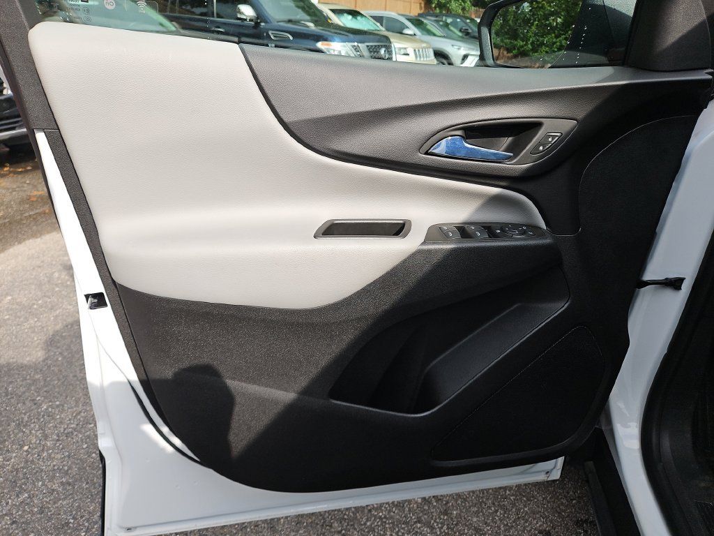 Used 2024 Chevrolet Equinox LS w/ LS Convenience Package FWD image 21