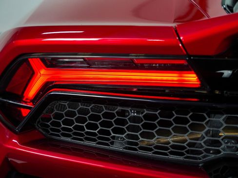 Used 2021 Lamborghini Huracan EVO AWD/4WD image 18