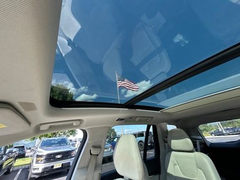 Used 2016 Volvo XC90 T6 Momentum w/ Momentum Plus Package AWD/4WD image 22
